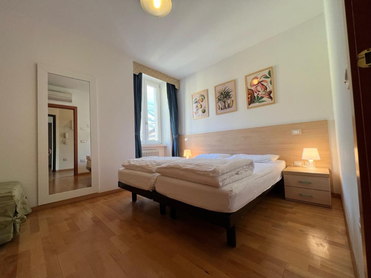 Appartamenti Baia Azzurra 3. Торболе Экстерьер фото