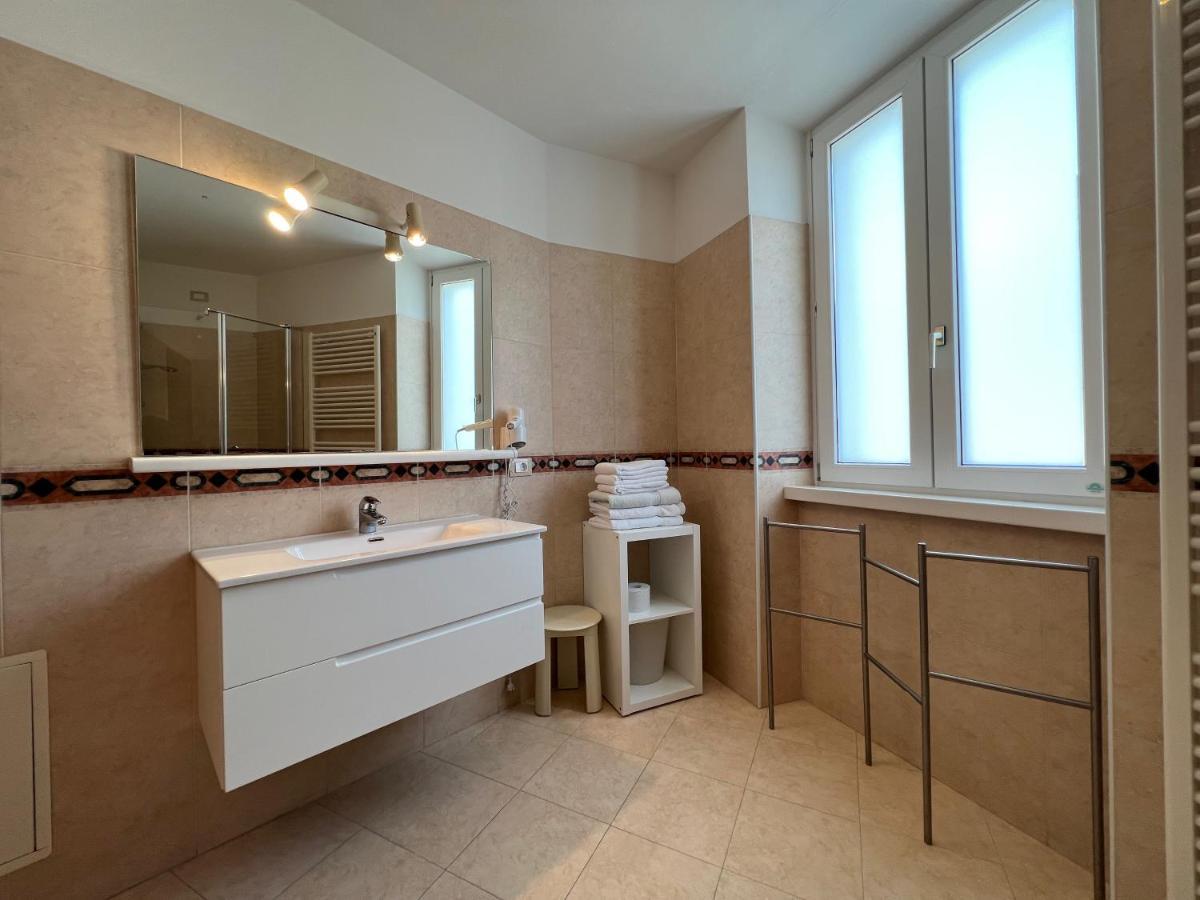 Appartamenti Baia Azzurra 3. Торболе Экстерьер фото