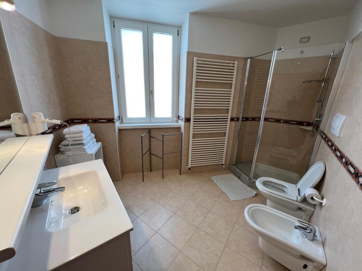 Appartamenti Baia Azzurra 3. Торболе Экстерьер фото