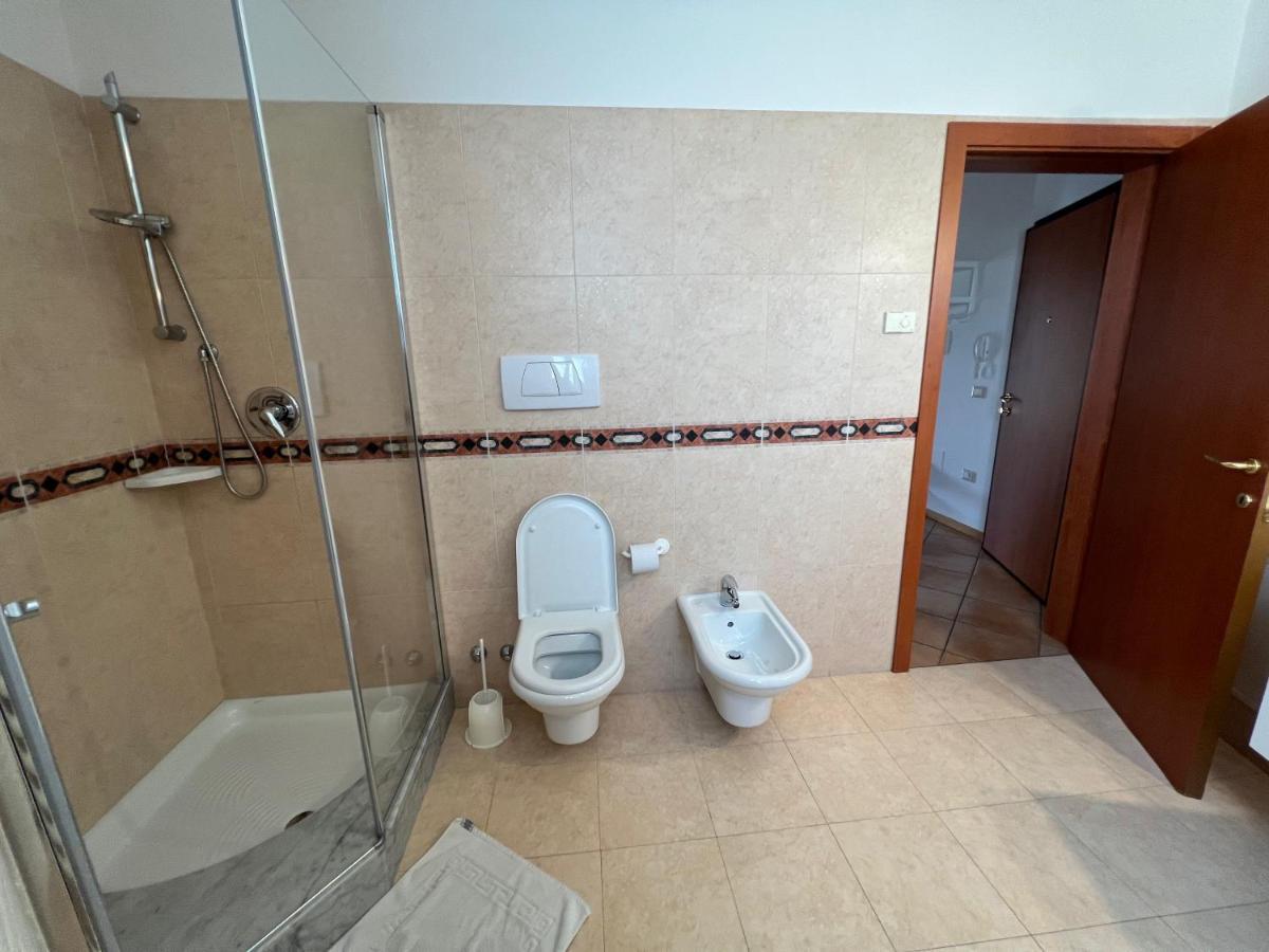 Appartamenti Baia Azzurra 3. Торболе Экстерьер фото
