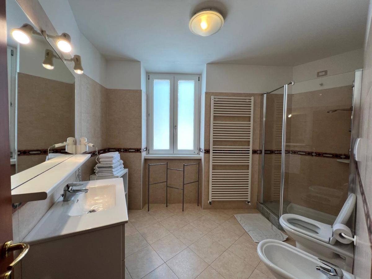 Appartamenti Baia Azzurra 3. Торболе Экстерьер фото